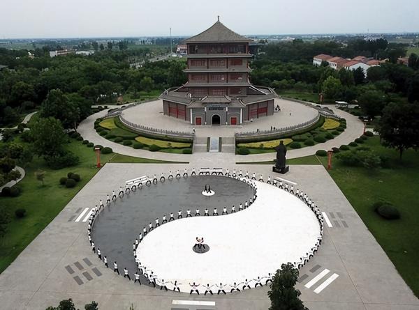 陈家沟中国太极拳博物馆与太极广场